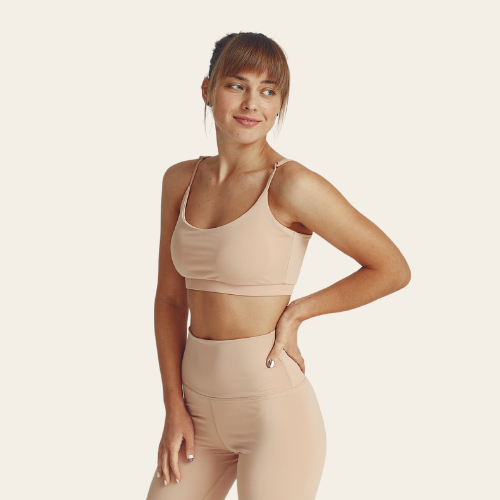 Femme en tenue de sport